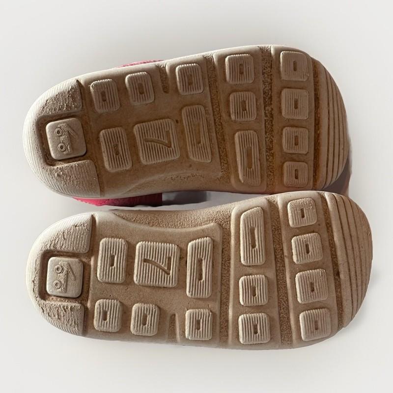 Toddler Girl’s Size 7 Pink Sneakers Shoes