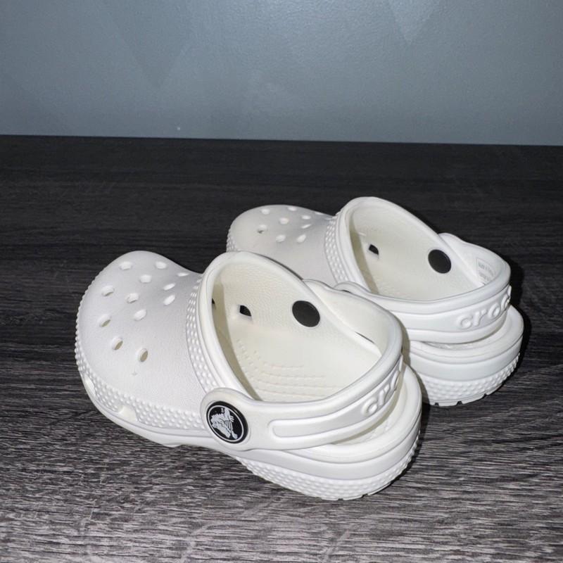 Toddler White Crocs (size 6C)