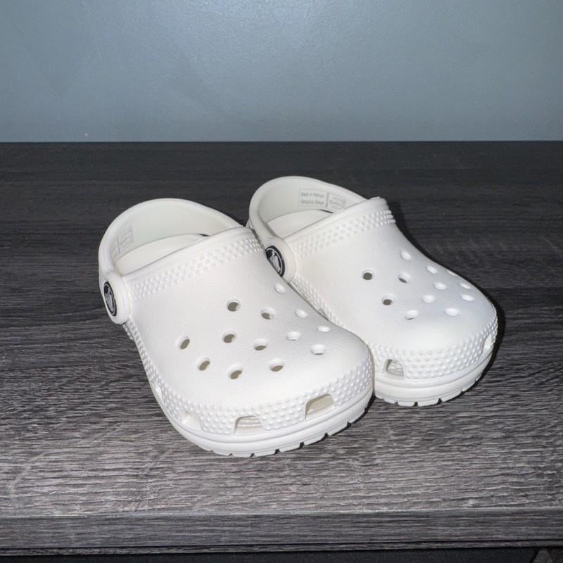 Toddler White Crocs (size 6C)
