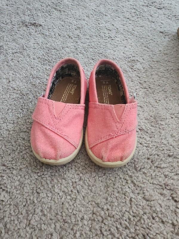Tom’s Tiny Classics Baby Shoes Pink Canvas Size 5 Free Shipping