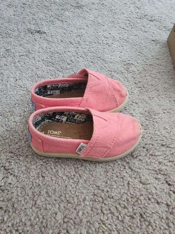 Tom’s Tiny Classics Baby Shoes Pink Canvas Size 5 Free Shipping