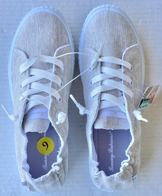 Tommy Bahama Footwear Women's Beige Memory Foam Sneakers Brand New Size 9