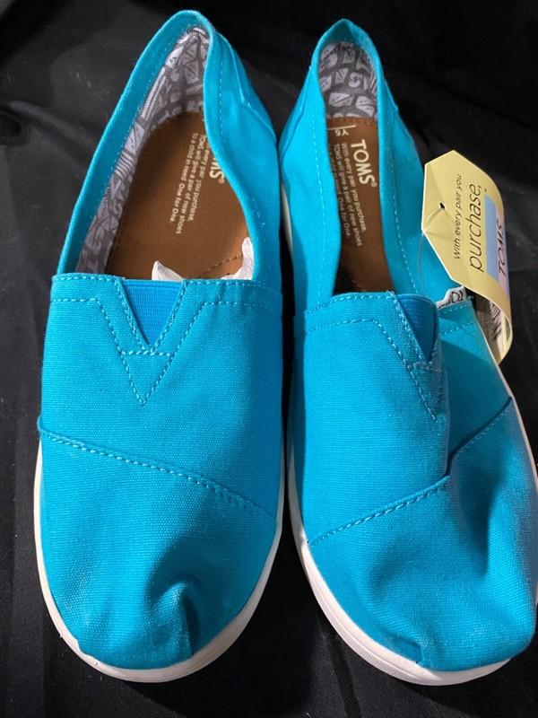 TOMS Classic Canvas Shoes Girls Youth Size 5 Or 5.5 CHOOSE COLOR NEW In Box