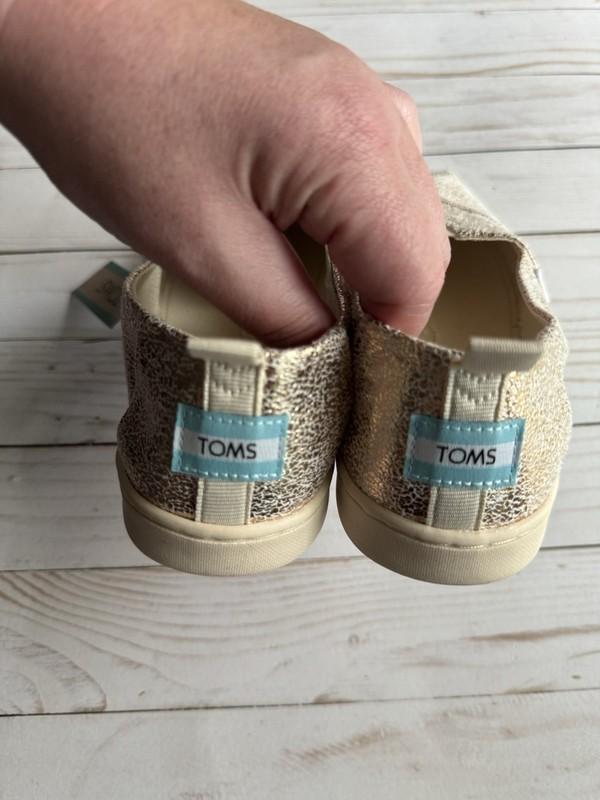 Toms Little Girls Alpargata Shoes Size 6 Gold Slip On Lightweight & Comfortable