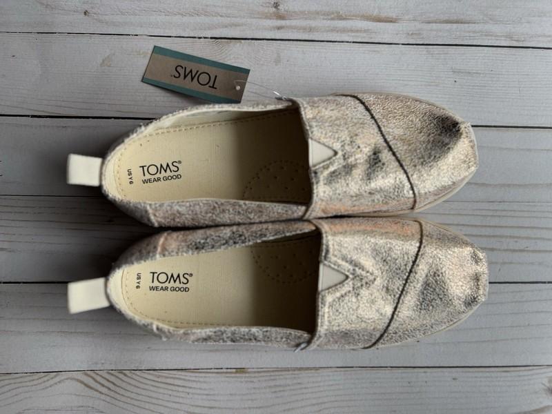 Toms Little Girls Alpargata Shoes Size 6 Gold Slip on Lightweight & Comfortable