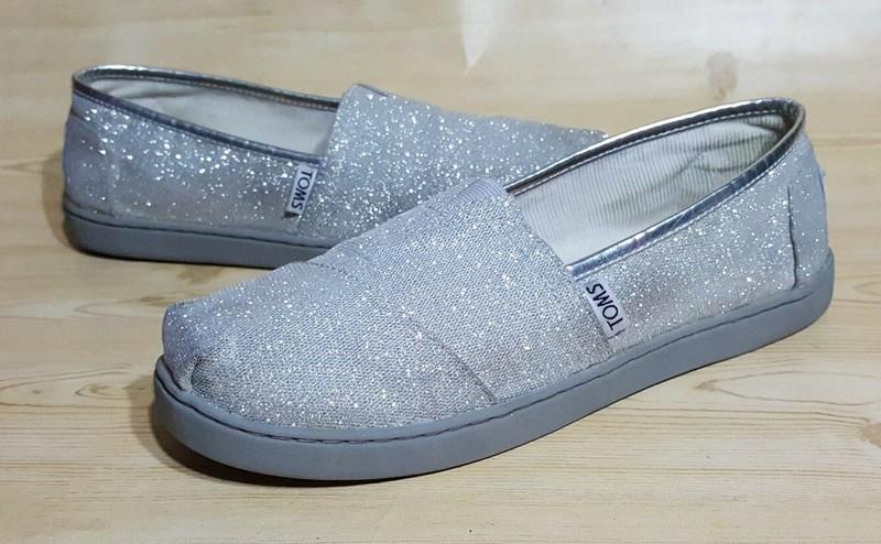 Toms Slip On Glitter Slip On Alpargatas Shoes Size Y 5.5