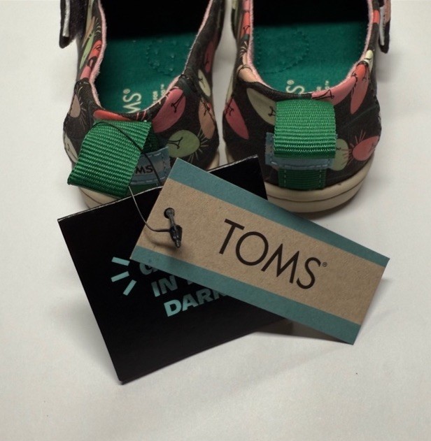 Toms Toddler Girl Shoes Glow In The Dark Slip On Shoes School NWT Size 9C /T9
