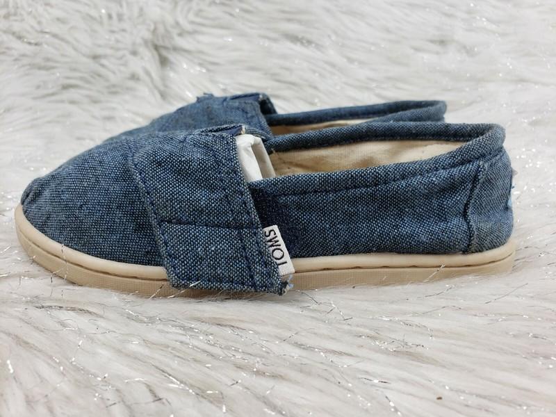 TOMS Toddler Size 11 Denim Blue Slip On Casual Shoes