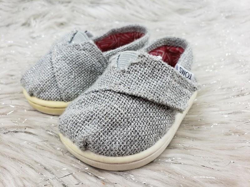 TOMS Toddler Size 3 Gray Sparkly Casual Easy On Shoes