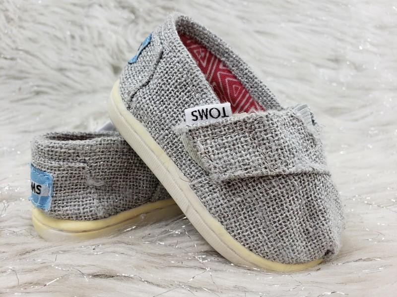TOMS Toddler Size 3 Gray Sparkly Casual Easy On Shoes