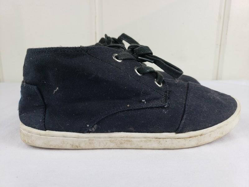 TOMS Youth Black Ankle Chukka Lace Up Casual Shoes Youth Size 2.5
