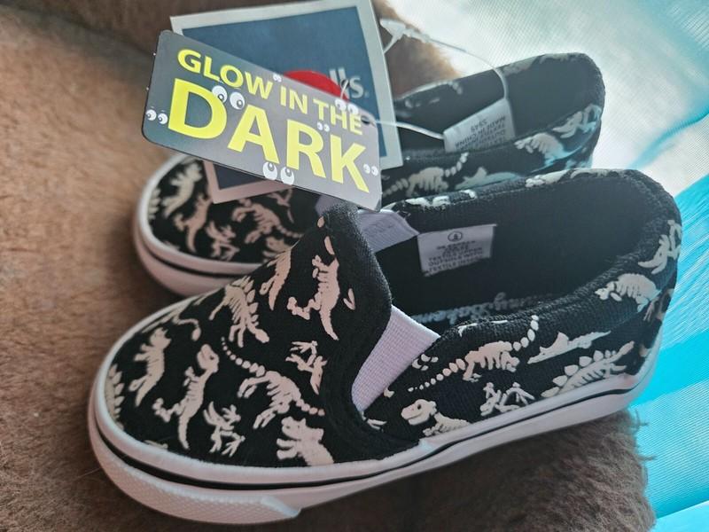 Tomy Bahamas Glow in the dark size 6 baby's shoes brand new