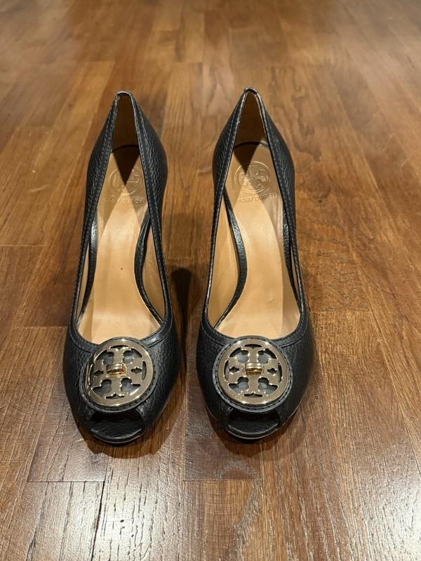 Tory Burch Selma Peep Toe Wedges In Black Size 10