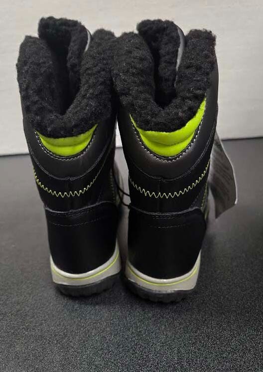 Totes Boys Bailey Winter Thermolite Snow Boots Kids Waterproof Shell Sz. 1M NWT