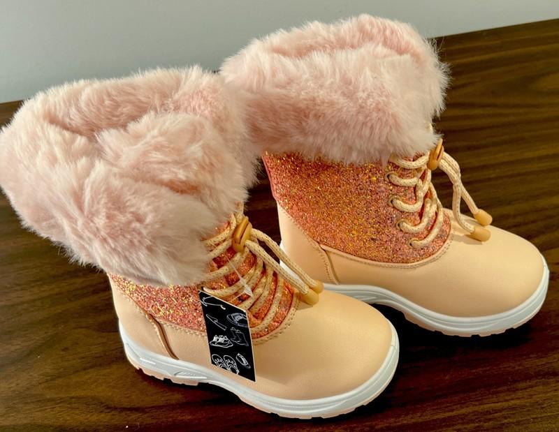 Tottler Size 9 Girls Winter Snow Boots Faux Fur Warm Pink Glitter Lace Up NEW