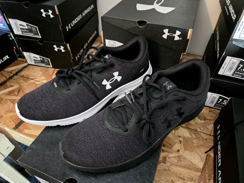 UA Mojo 2 Mens Athletic Sneakers