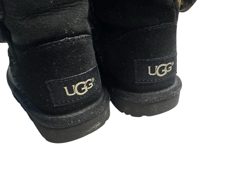 UGG Australia Black Classic Short Winter Boots Girls Toddler Size 8