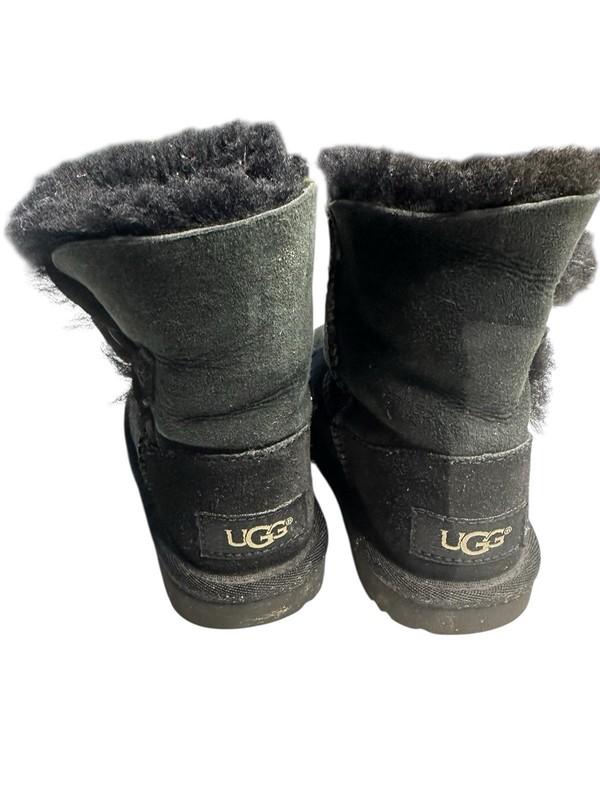 UGG Australia Black Classic Short Winter Boots Girls Toddler Size 8