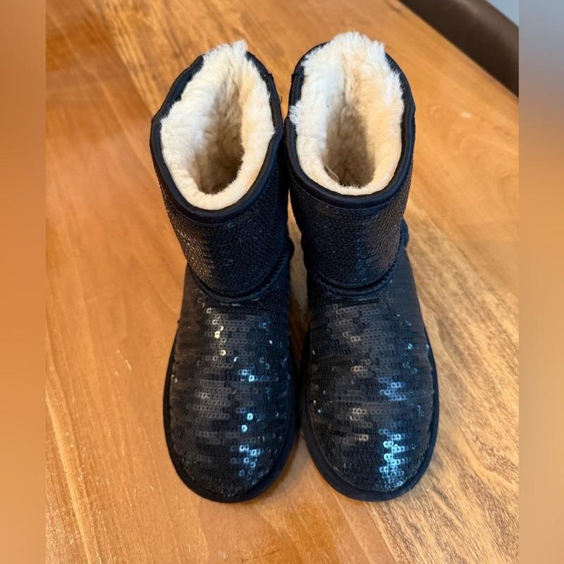UGG Australia Girls Classic Sequin Boot Size 3