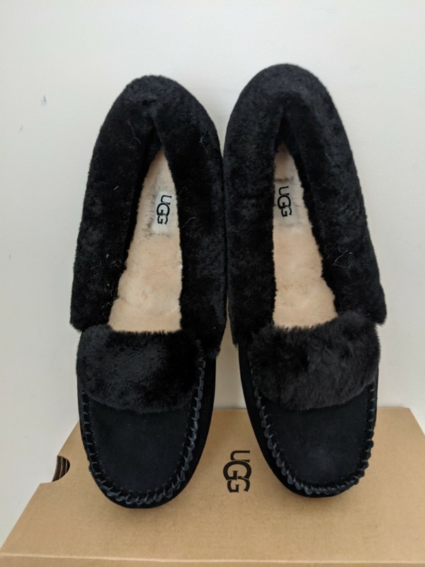 Ugg Australia Womens Dakota Spill Seam Moccasin Size 7 NIB