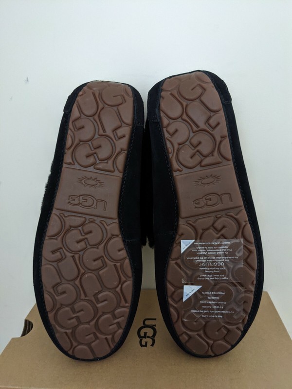 Ugg Australia Womens Dakota Spill Seam Moccasin Size 7 NIB