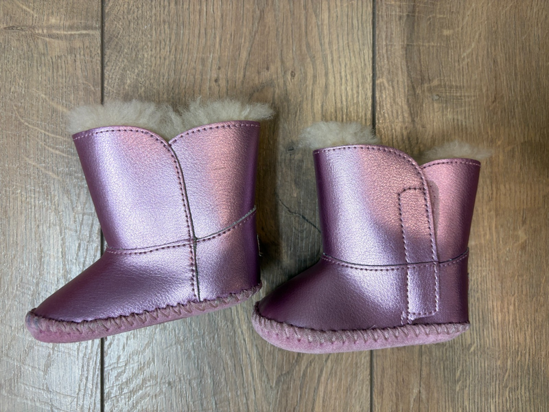 Ugg Baby Girls Metalic Pink Boots Size 0/1 EUC