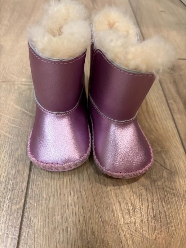 Ugg baby girls metalic pink boots size 0/1 EUC