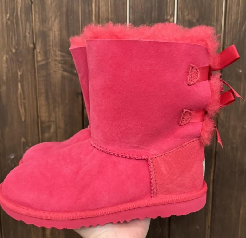UGG Bailey Bow Boots Pink Girl/kid Size 4