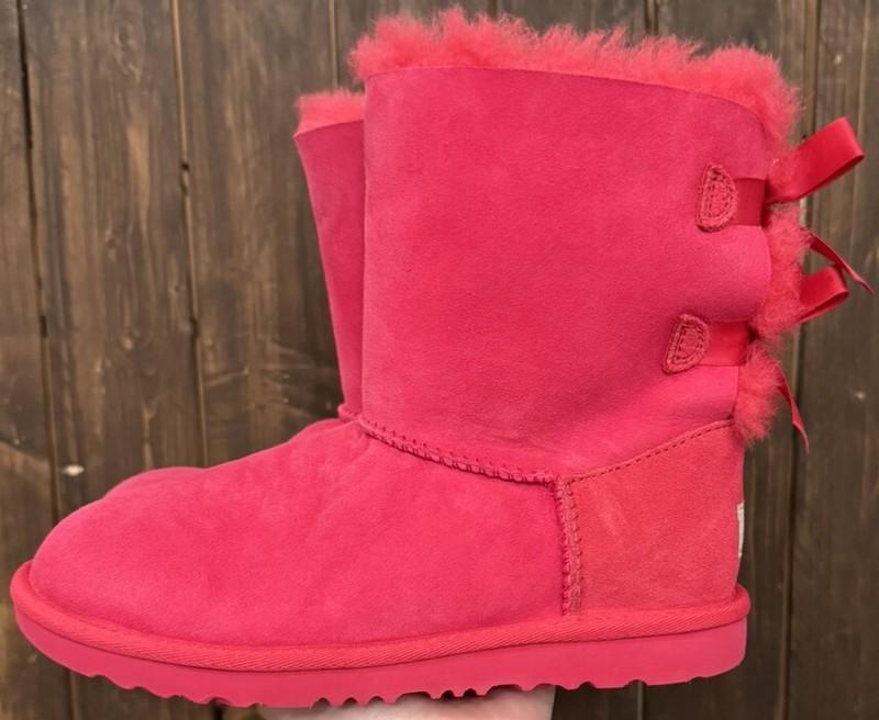 UGG Bailey Bow Boots Pink Girl/kid Size 4
