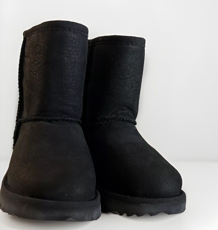 UGG TODDLER CLASSIC WEATHER SHORT BLACK WATERPROOF SIZE 9 BOOTS/ 1019646T NEW
