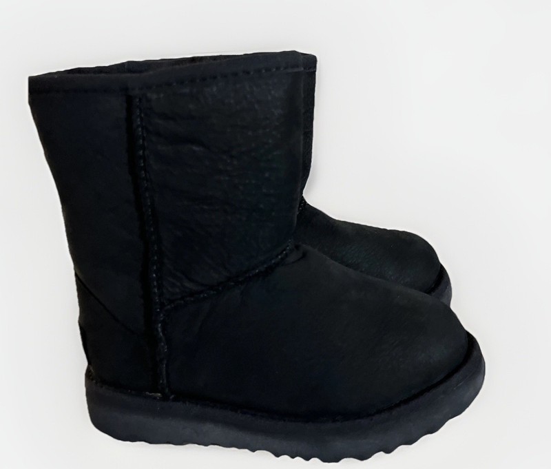 UGG TODDLER CLASSIC WEATHER SHORT BLACK WATERPROOF SIZE 9 BOOTS/ 1019646T NEW