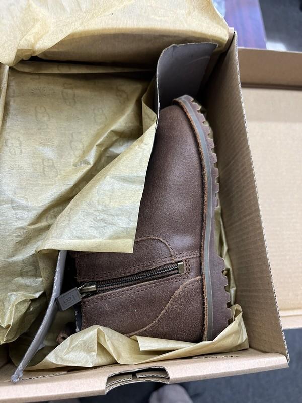 UGGS “Callum" Toddler Boots Chocolate Color (#1100170T) Toddler Size US . 10