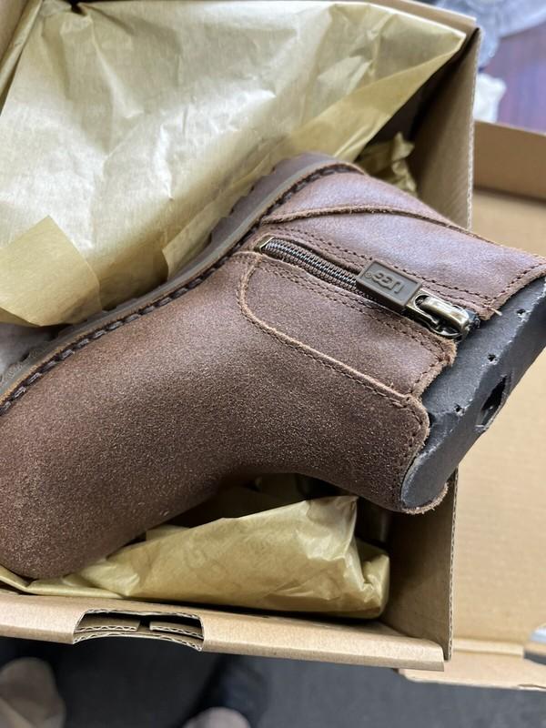 UGGS “Callum" Toddler Boots Chocolate Color (#1100170T) Toddler Size US . 10