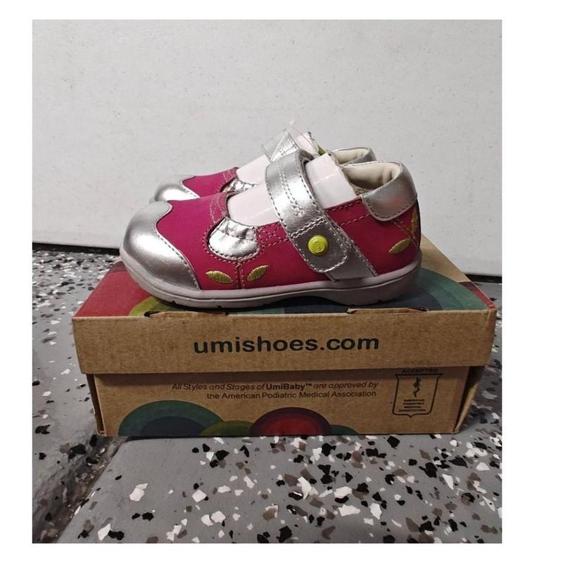 Umi Trincy Mary Jane Flats Fuchsia Pink Silver US 5.5 Walker
