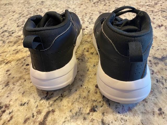 Under Armour Black/Gold Lockdown 6 Mid-top VCVN2 3023634-003 Youth Sz 2.5/EU 34