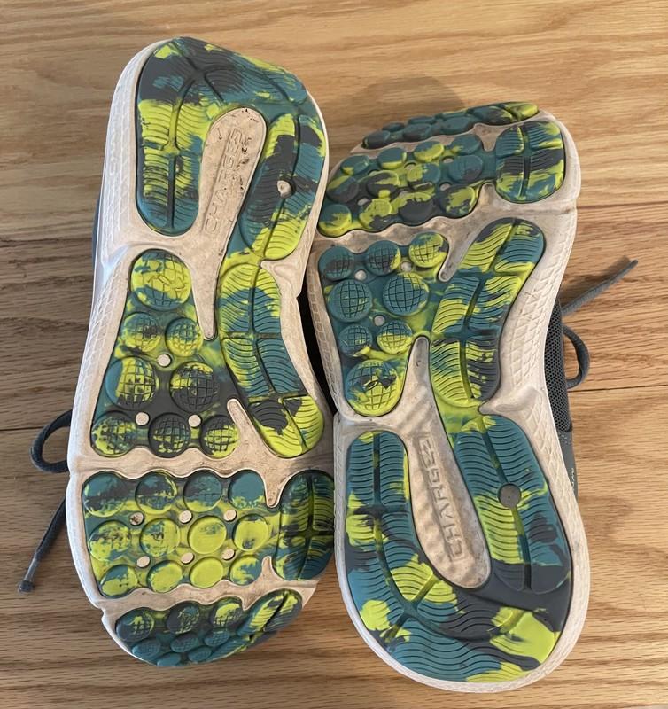 Under Armour Charged Assert 10 Shoes - Youth Size 4.5 - Gray And Lime Surge