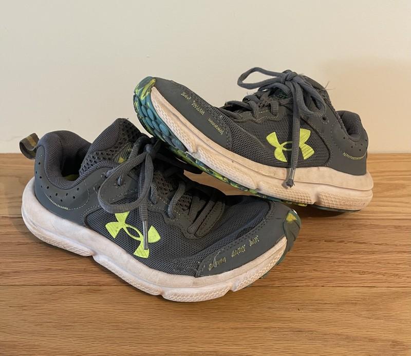 Under Armour Charged Assert 10 Shoes - Youth size 4.5 - gray and lime surge