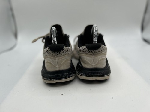 Under Armour Charged Vantage Athletic Boy's Sz 5Y Gray Lace Up 3024775101