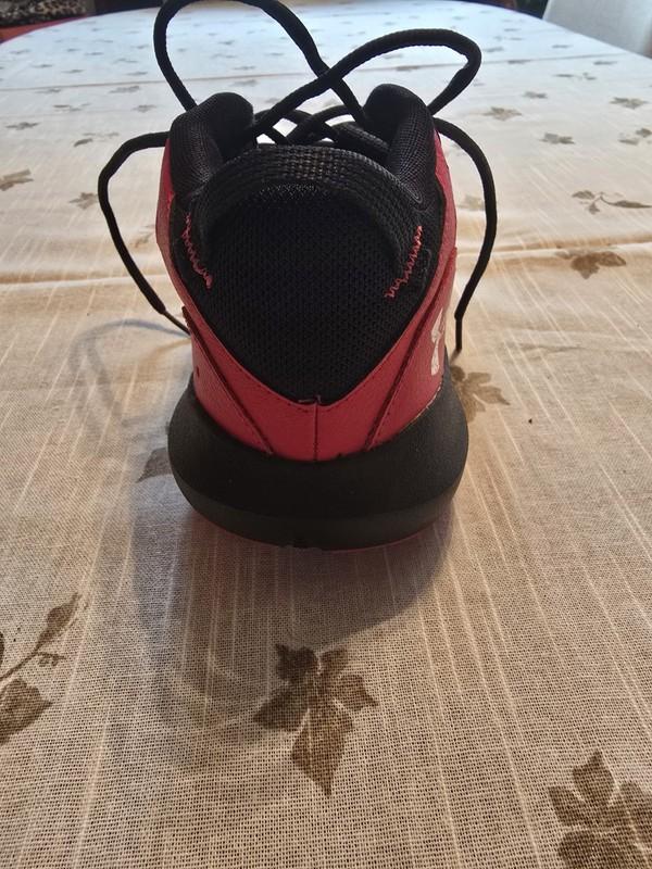Under Armour Shoes Size 7 Youth Red