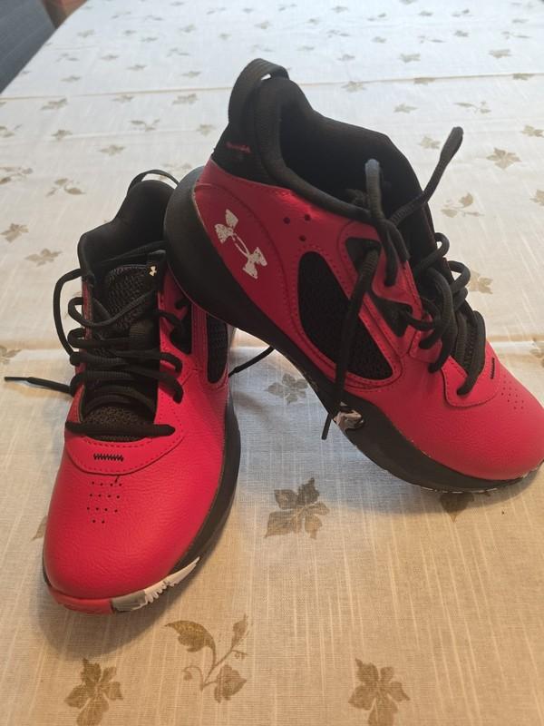 Under Armour Shoes Size 7 Youth Red