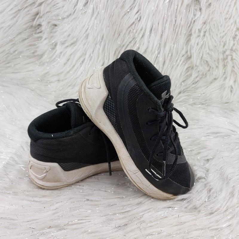 UNDER ARMOUR Steph Curry SC Black White Sneakers Kids Size 9