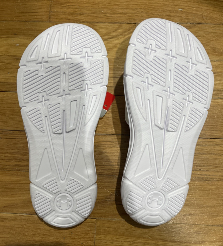 Under Armour UA B Ignite Select Boys 4Y Slides Sandals - White/Black - New