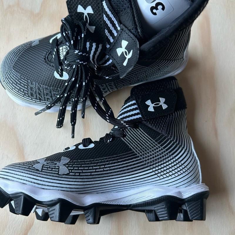 Under Armour UA Highlight Franchise JR Boys Size 11K Football Cleats Black New