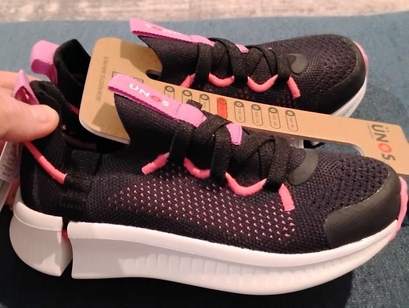 UNOS By SZ Kids Shoes Black/Pink Size 12.5 To 13