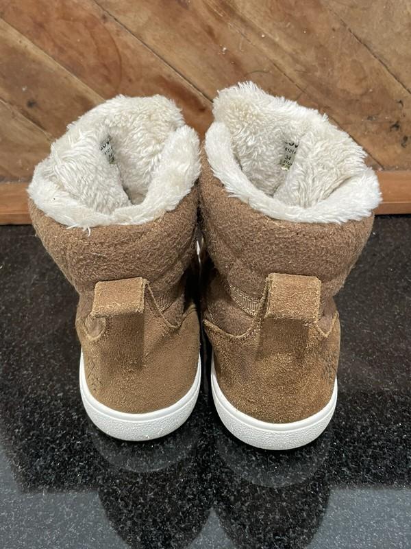 Uovo Kids Boots Tan Suede Sneaker Shoe Boot Tan Brown Size 34