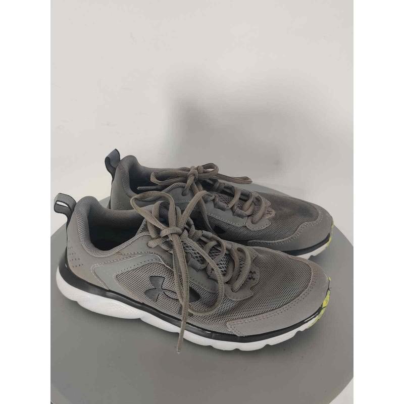 (V) Under Armour Youth shoes sneakers running sport sz 4Y