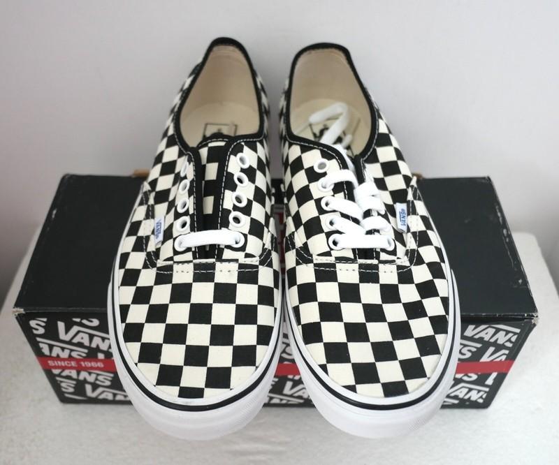 VANS CLASSIC AUTHENTIC (GOLDEN COAST) SHOES (Men 6.0/WOMEN 7.5) NEW In BOX