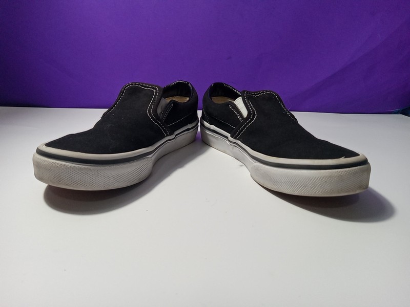 Vans Classic Slip On Black Unisex Kids Size 1 Sneakers Off The Wall. Some Wear