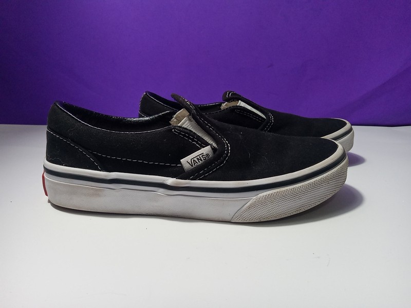 Vans Classic Slip On Black Unisex Kids Size 1 Sneakers Off The Wall. Some Wear