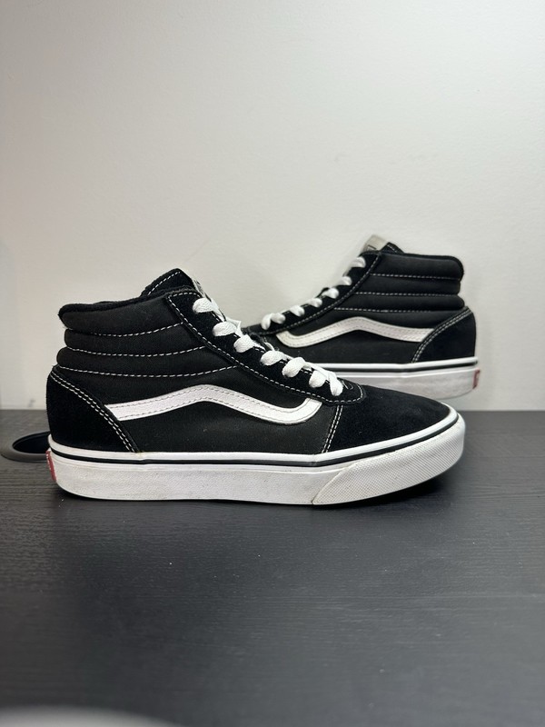 Vans Ward Black White Suede Canvas High Top Skate Shoes Youth 3.5 EU 34.5